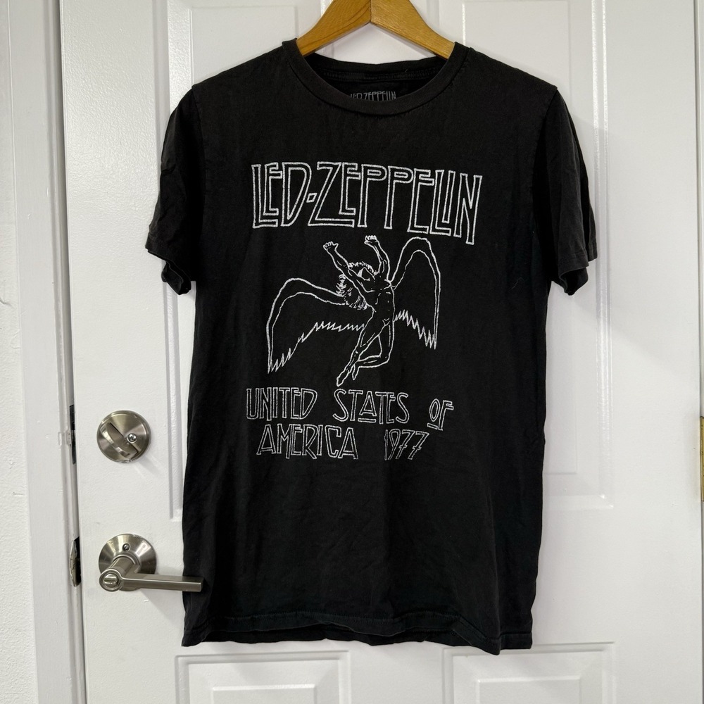 Led Zeppelin Black T-Shirt Size Small- Vintage, Rock,‎ Grunge